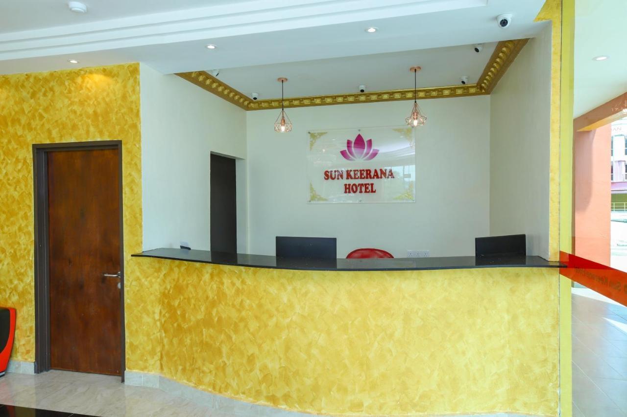 קלאנג Oyo 89387 Sun Keerana Hotel מראה חיצוני תמונה